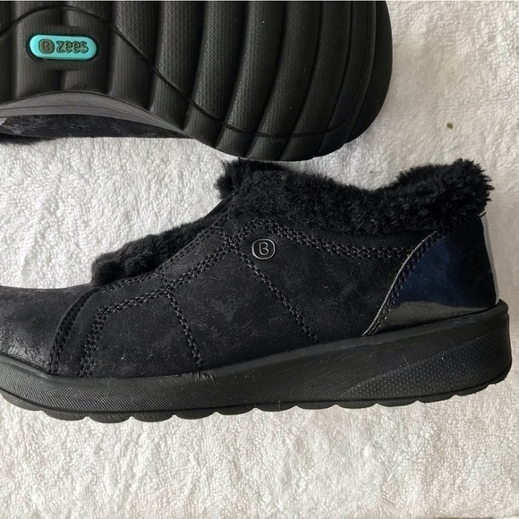 BZEES women’s golden cozy clog in black. Size 7.5. - Picture 3 of 10